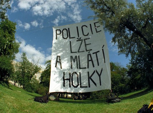 Záviš - kníže pornofolku pod vlivem Griffithovy Intolerance a Tatiho Prázdnin pana Hulota aneb...