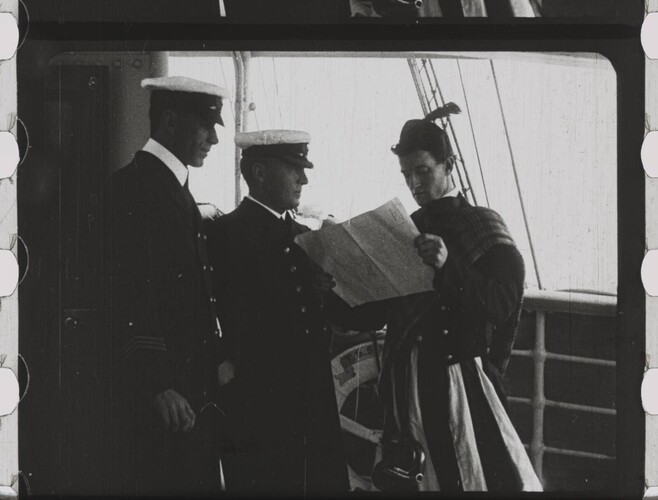 Trampoty pana a paní Mottových na jejich cestě na Tahiti