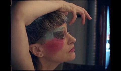 Peaches Goes Bananas